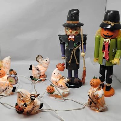 Halloween Themed Nutcrackers & String Lights 
