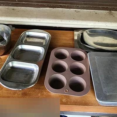 Vintage Kitchen! Baking Pots And Pans