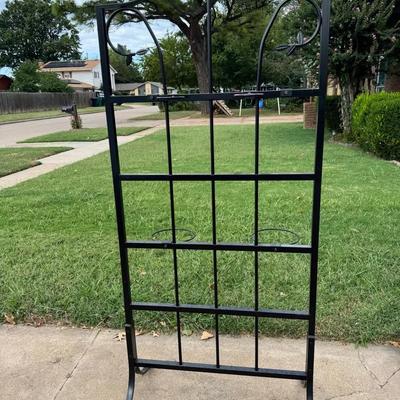 Metal Plant Holder 