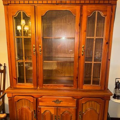 Broyhill China Cabinet