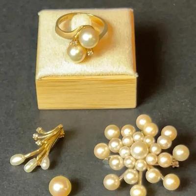 14K Gold Cultured Pearl and Diamond Ring with Matching Pearl Jewelry