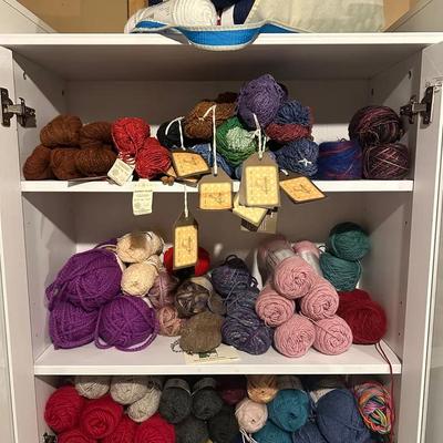 Yarn Lot 2: Yard and Set Of Knitting Needles