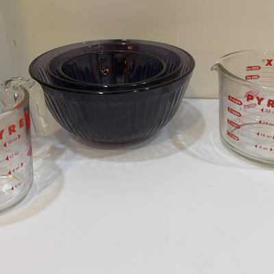 Vintage PURPLE Pyrex Mixing Bowls And Clear Measuring Cups