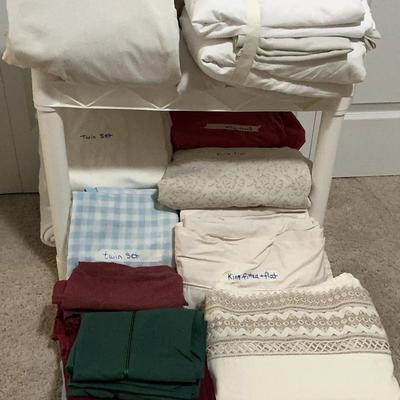 Lot of variety size and brands of Sheets