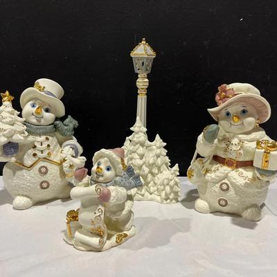 Grandeur Noel Porcelain Snowman Family Collectors Edition 2001