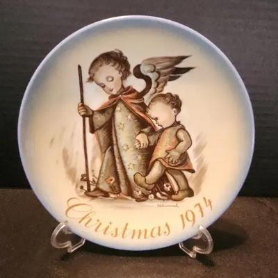 "The Guardian Angel" By Sister Berta Hummel Christmas Plate 1974