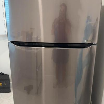 Lg Smart Inverter Refrigerator With Freezer Does Not Include Any Contents