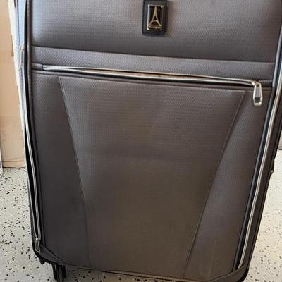Travel Pro Large Rolling Suitcase 21 X 32