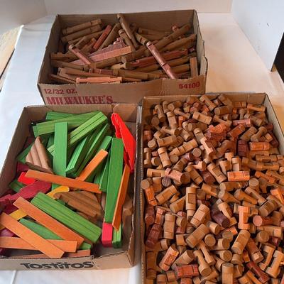 400+ Pieces Of Lincoln Logs Building Toys 