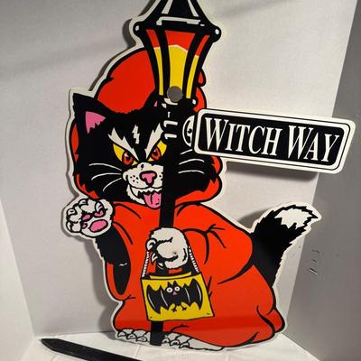 Vintage RARE “Witch Way” Black Cat Halloween Yard Ornament. 32” tall