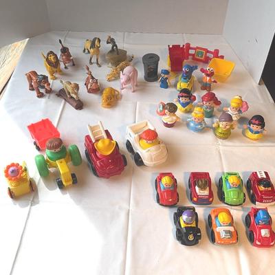 Collectible Fisher Price Little people, Lion King, And Sesame Street Figures And Pieces  