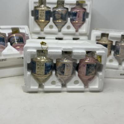 Thomas Kinkade Glass ornaments #1