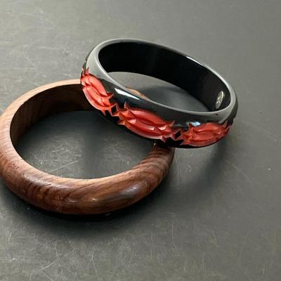 Diane von Furstenberg Carved Red & Black Overdyed Bakelite Bangle 1980s