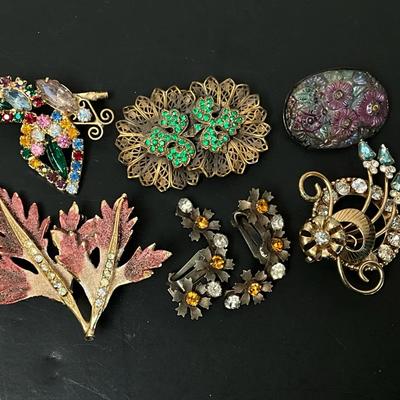 Brooches-Early to Mid 20th Century 