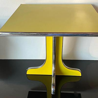 "Debut 72" The Lane Company Accent Table 