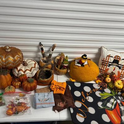 Set Of Thanksgiving Decorations 