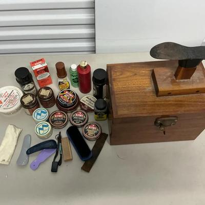 Wooden Shoe Horn Box With Buffing Kit 