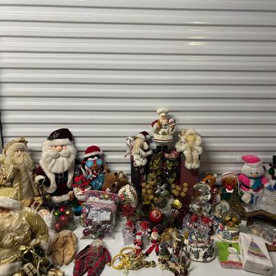 Assortment Of Christmas Decorations/figurines 