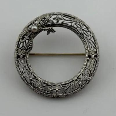 14k White Gold Art Deco Filigree Brooch