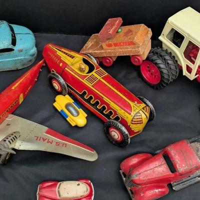 Vintage Trucks: Marx, Wyandotte, International & Tonka