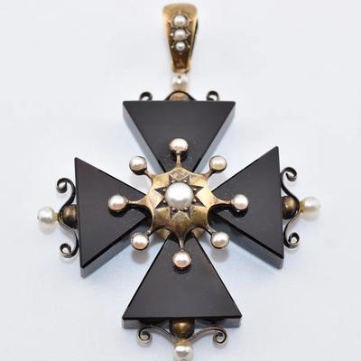 Antique European 12-14k Yellow Gold Onyx & Pearl Maltese Cross Pendant