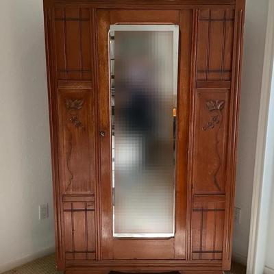 Armoire With Mirror 