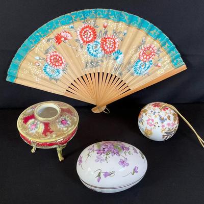 Diverse Decorative Items
