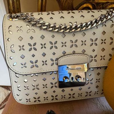 Sale Photo Thumbnail #162