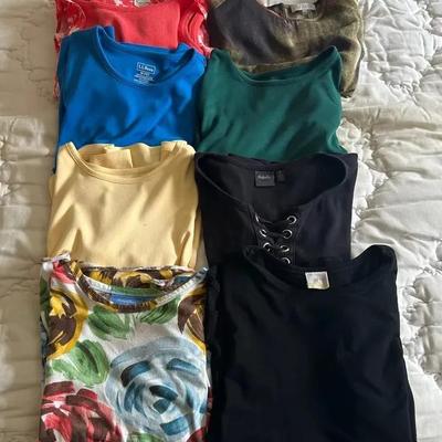 (8) Women's Casual Tops- Size M
