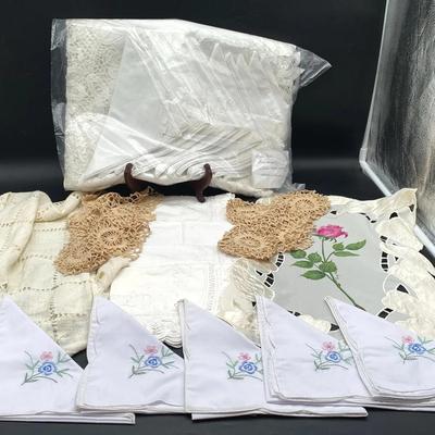 Lace Tablecloth, Napkins & Crocheted Doilies 