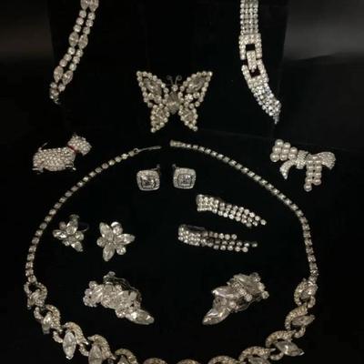 Ct646 vintage rhinestones costume jewelry