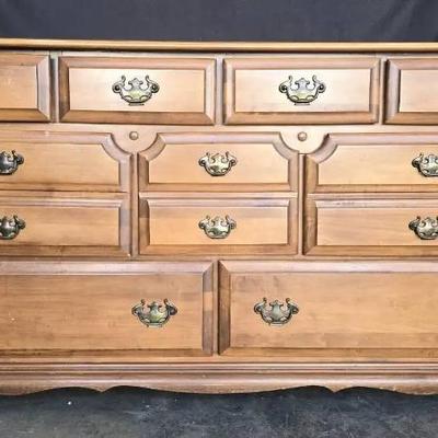 Ct601 large vintage wooden dresser