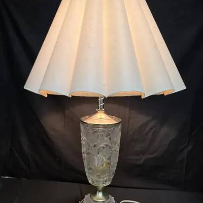 Ct612 crystal lamp with ruffled shade