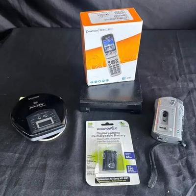 Ct666 breeze 2 flip phone with audio players