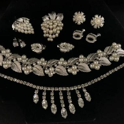 Ct686 vintage sparkle costume jewelry