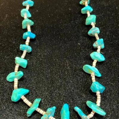 Graduated bead turquoise necklace