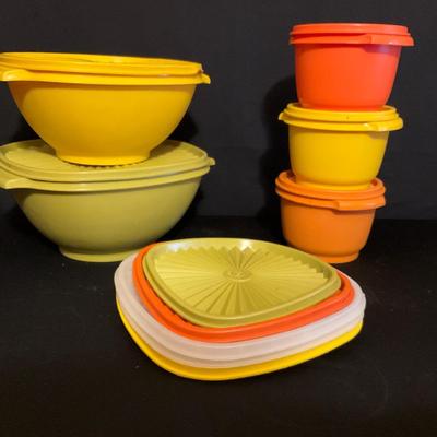 Vintage Tupperware & Extra Lids