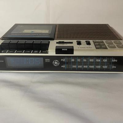 Vintage GE Clock Radio Cassette Player Model 7-4956B