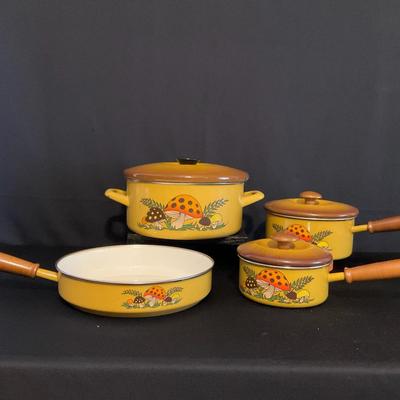 Vintage Sears Merry Mushroom Enamel Cook Set