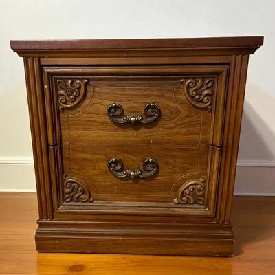 2-drawer Nightstand 