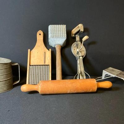 Vintage Kitchen Pieces 1