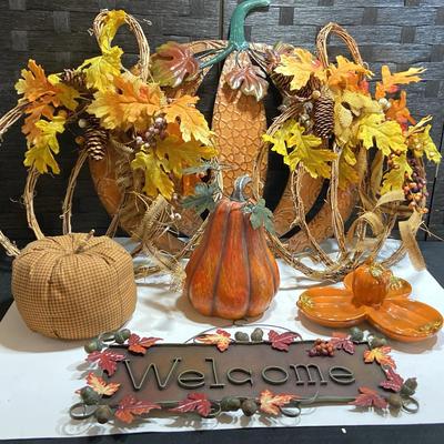 Fall Decor (Pumpkins, Gords, Owl & More) 