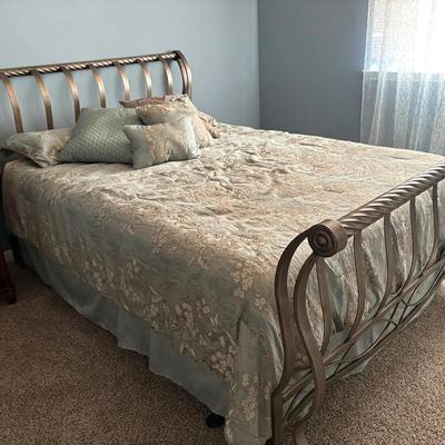 Silver Scroll Metal Bed Frame with Bedding