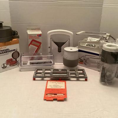 Assortment Of Kitchen Helpers (7)