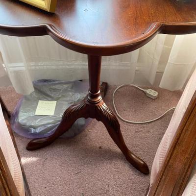 Clover table