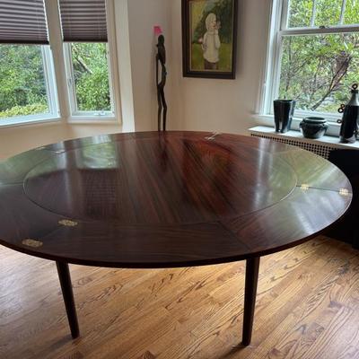 Sale Photo Thumbnail #1: Dyrlund Table