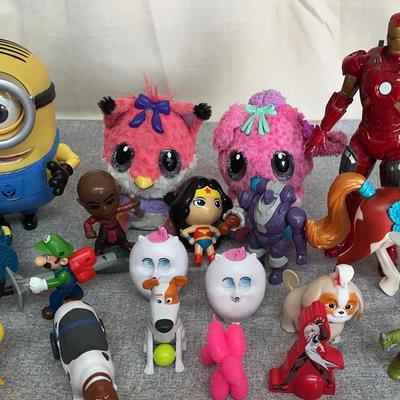 Despicable Me 2 Minion Stuart Talking 8" Figure Blinking