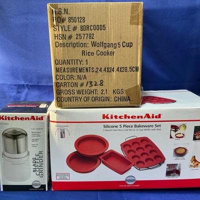Wolfgang Puck Rice Cooker, Kitchenaid Coffee Grinder, And Silicone Baking 