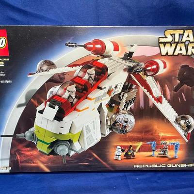 Lego Star Wars Republic Gunship 7163 (New in Box)