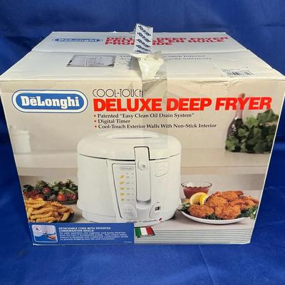 DeLonghi Deluxe Deep Fryer 
